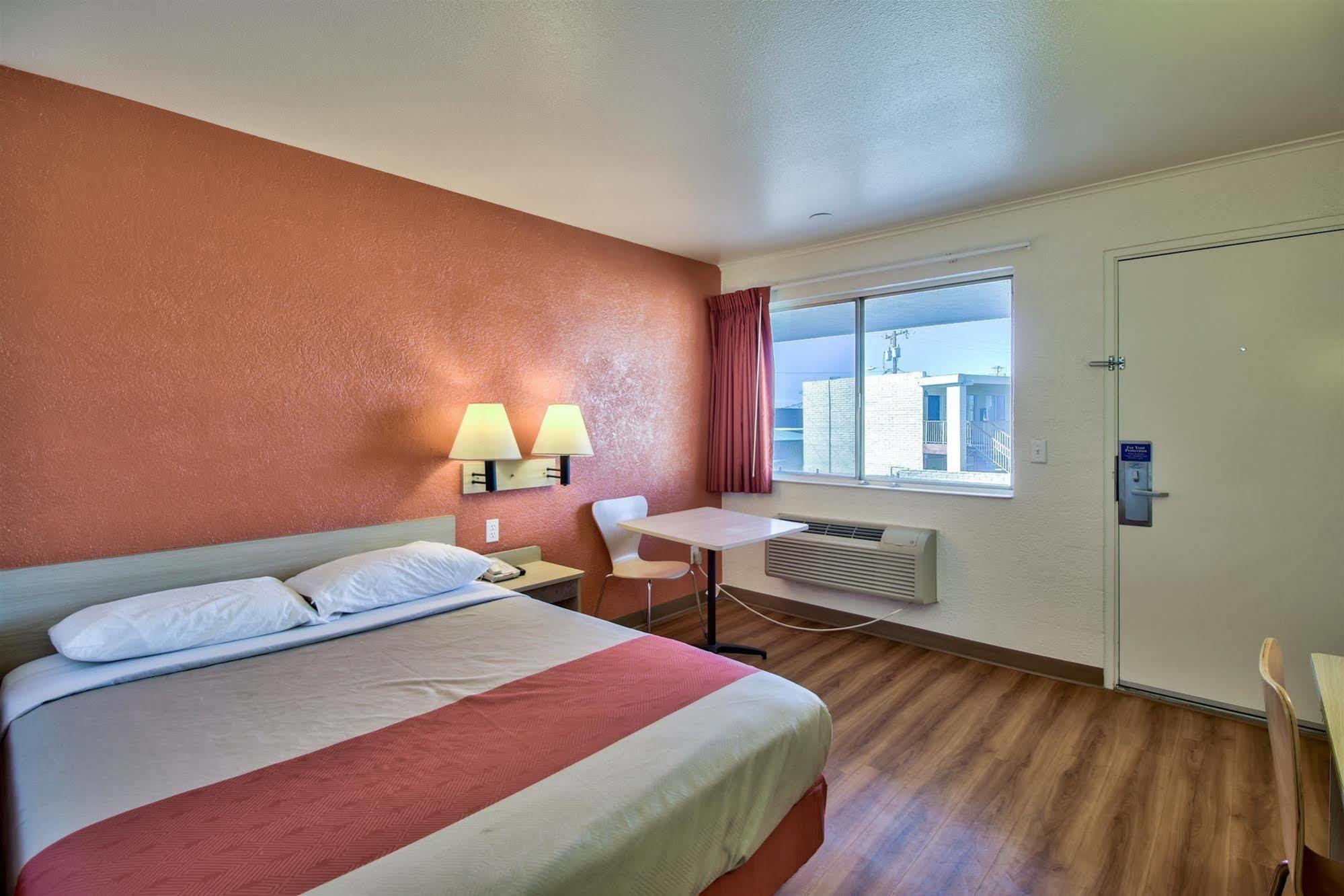 Motel 6-Youngtown, Az - Phoenix - Sun City Ngoại thất bức ảnh