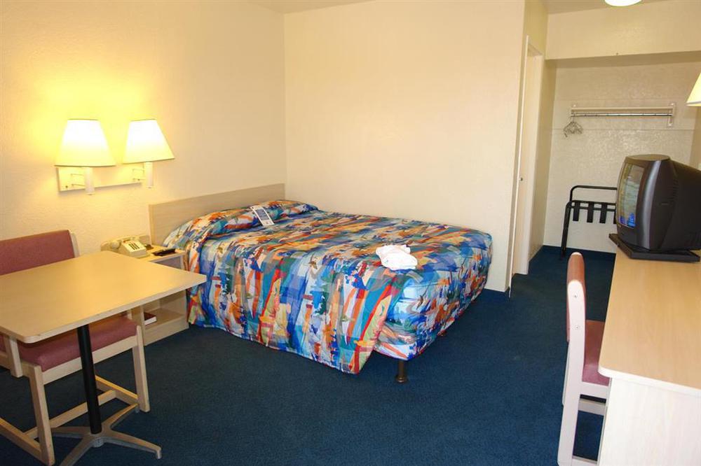 Motel 6-Youngtown, Az - Phoenix - Sun City Phòng bức ảnh